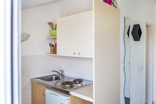 Апартаменты Apartmani Krgušić Тиват Номер-студио-3